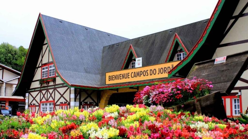 6 destinos da Serra Fluminense no Rio de janeiro que parecem saídos de outro país