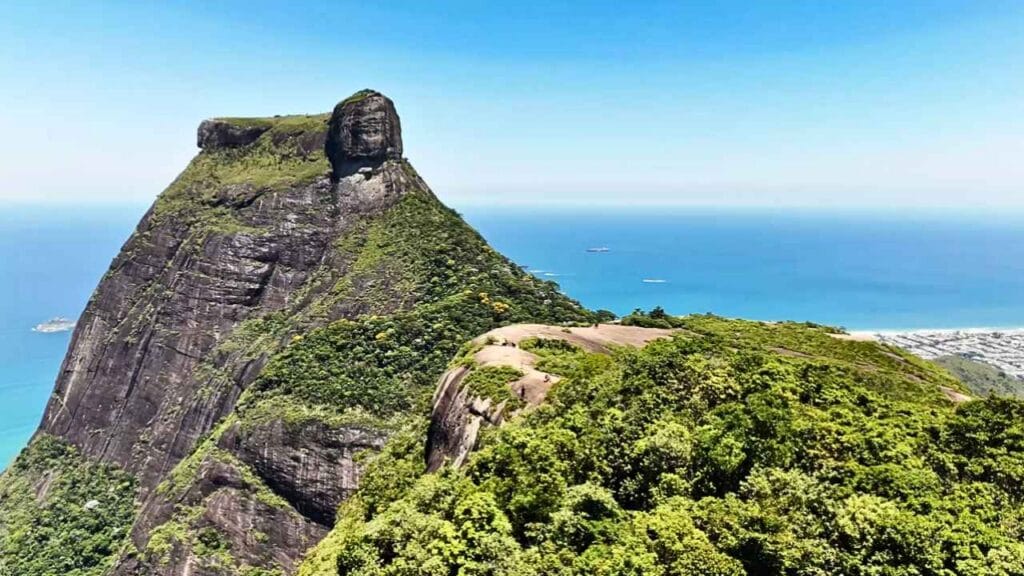 A trilha que recompensa cada passo com uma vista de tirar o fôlego (Pedra Bonita – Rio de Janeiro)