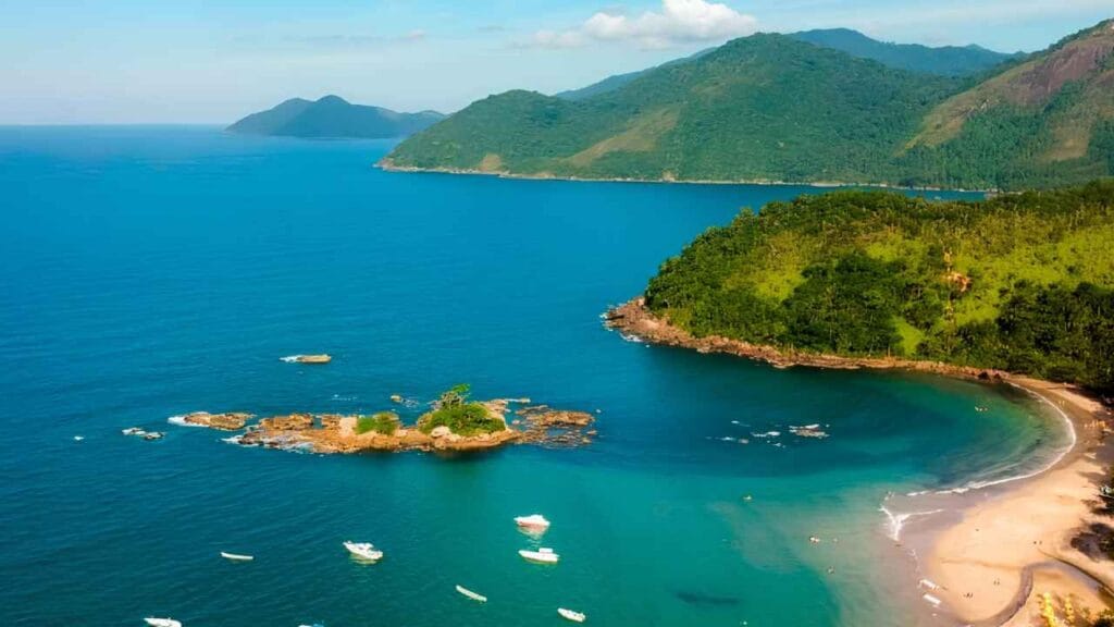 praias escondidas de Ilha Bela que parecem ilhas particulares